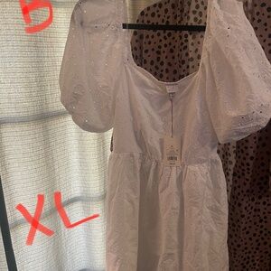 White keyhole back cutout dress women’s